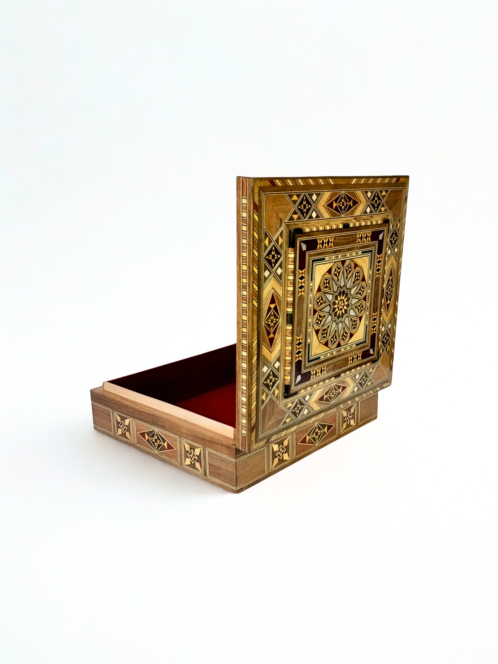 Elegant beech jewelry box with sea mother of pearl - Image 3